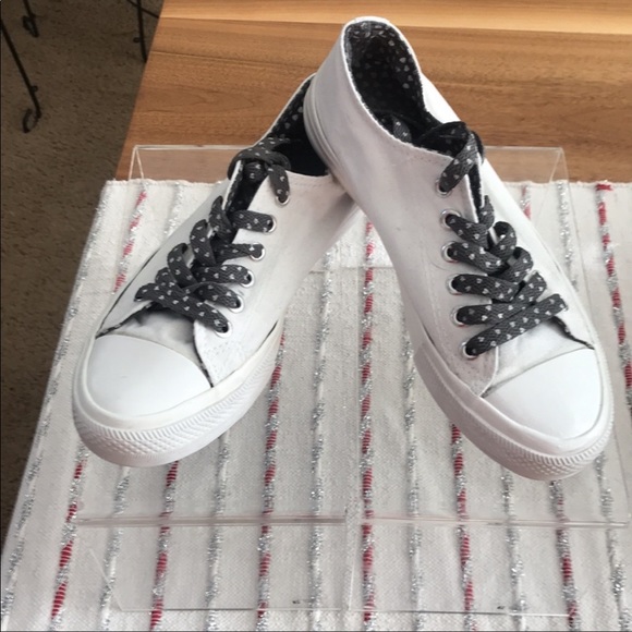 Merry Scott Women’s Sneakers.
Size 36. US 6 - Picture 8 of 8